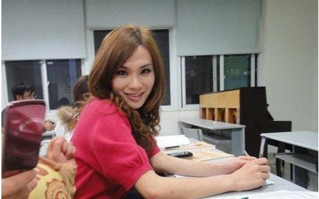 这世界要疯！女玩家欲组建伪男团PK伪娘团